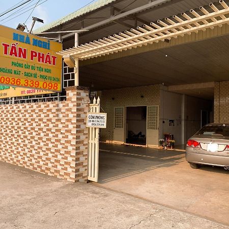 Ap Thanh Son Nhà Nghỉ TáN PháT酒店 外观 照片