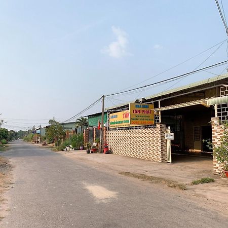 Ap Thanh Son Nhà Nghỉ TáN PháT酒店 外观 照片