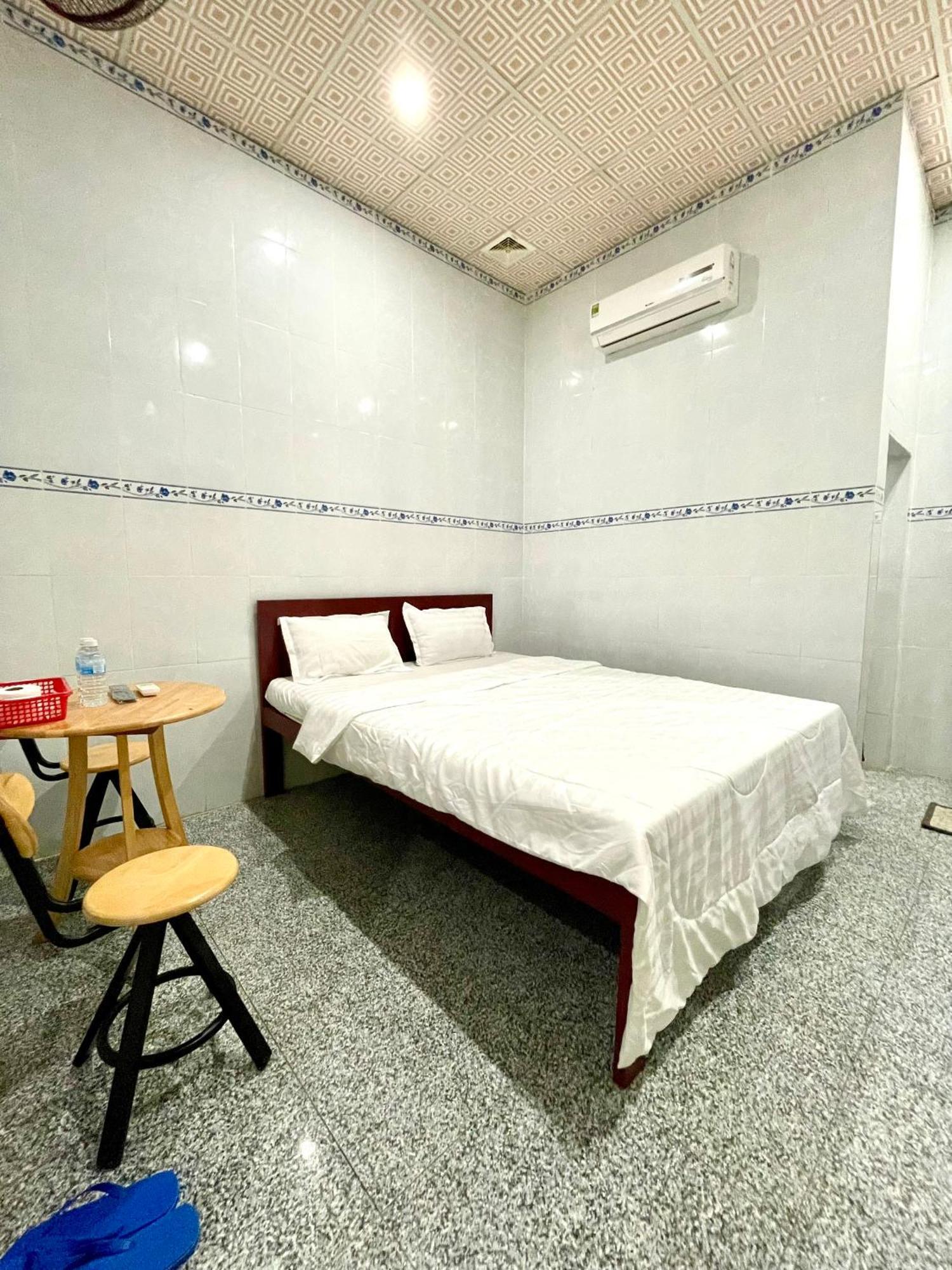 Ap Thanh Son Nhà Nghỉ TáN PháT酒店 外观 照片
