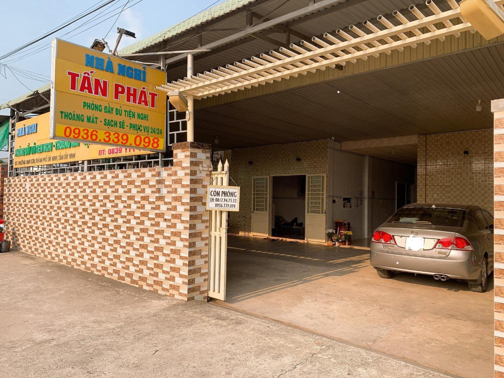 Ap Thanh Son Nhà Nghỉ TáN PháT酒店 外观 照片