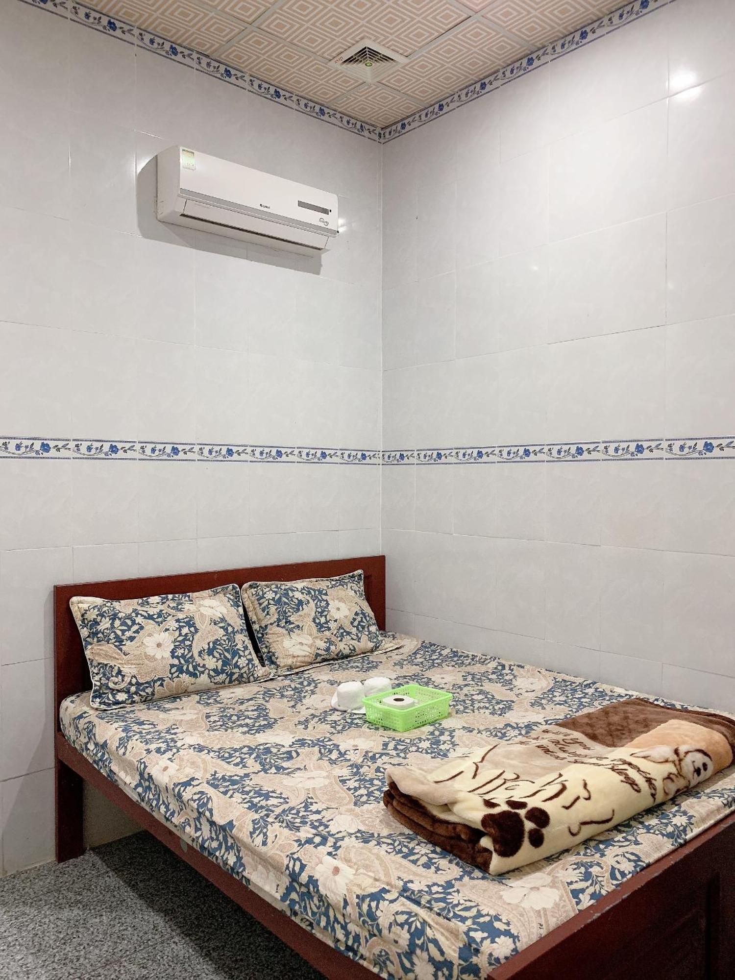 Ap Thanh Son Nhà Nghỉ TáN PháT酒店 外观 照片